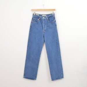 levi's ribcage straight size 28 with a 29" inseam in wash georgie